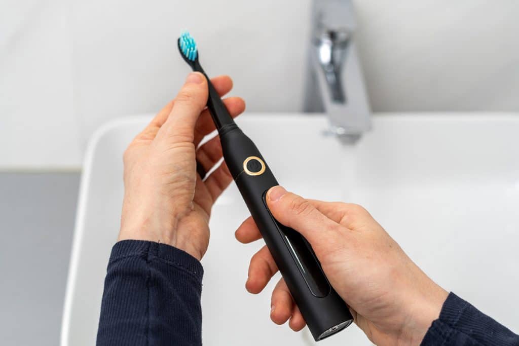 3 Key Benefits of an Electric Toothbrush